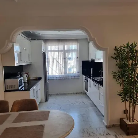 Уютные апартаменты в Euro Residence *